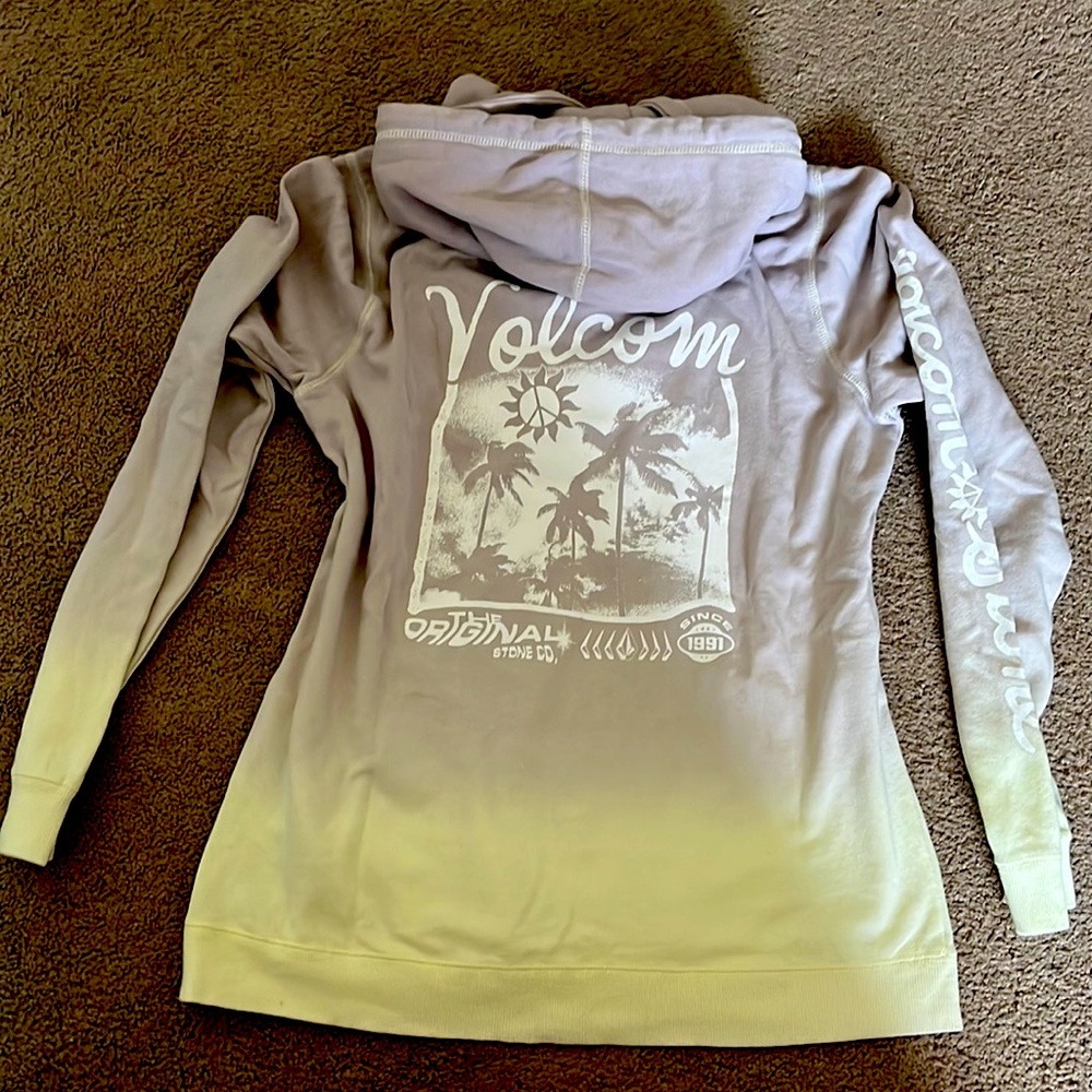 Never worn cool hoodie! Beautiful colors